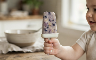 Helado de plátano y arándanos para bebés